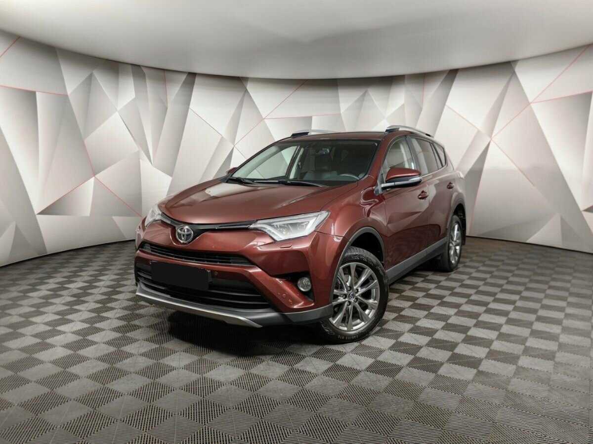 Toyota RAV4 2018 года с пробегом. Посмотреть фото