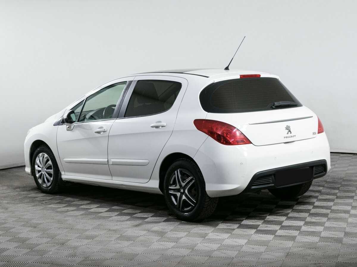 Peugeot 308 2012 года с пробегом. Фото: #5