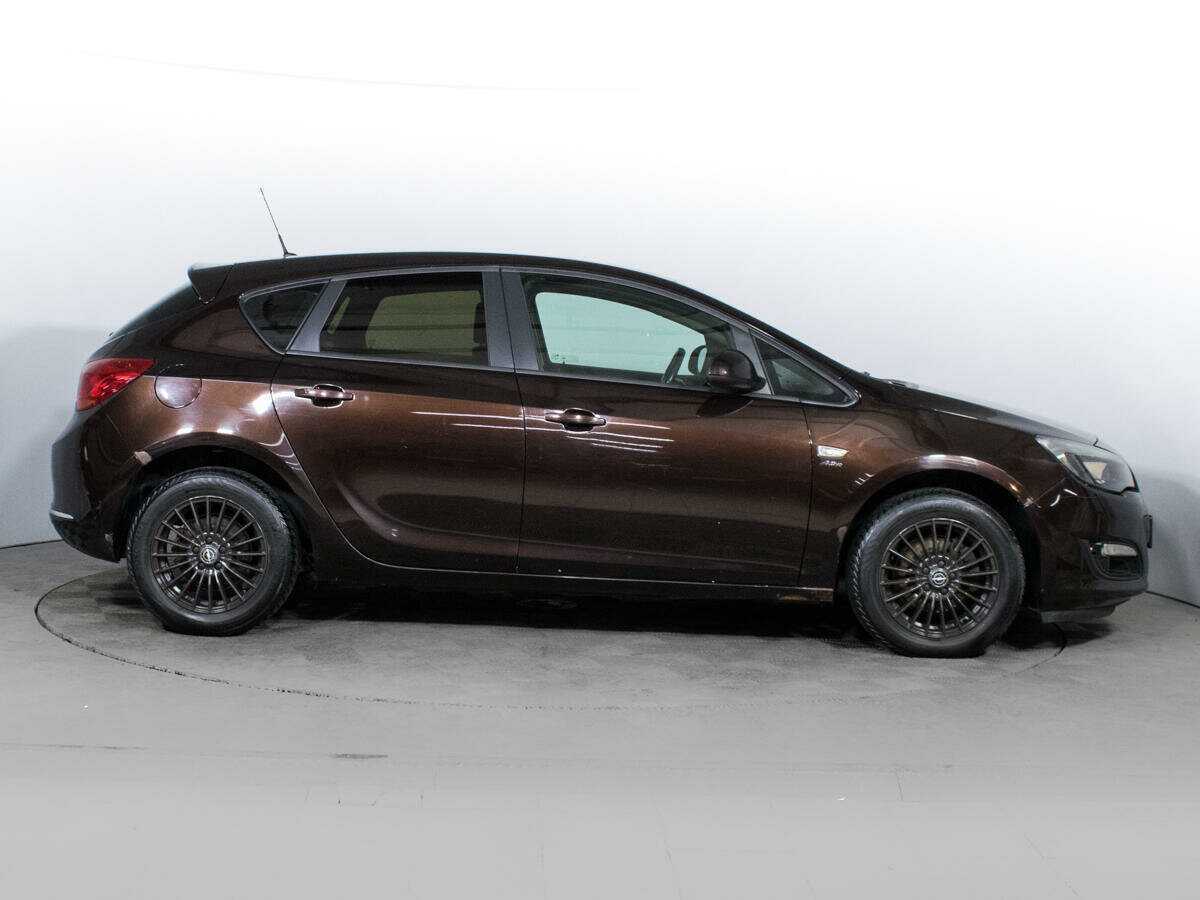 Opel Astra 2014 года с пробегом. Фото: #3
