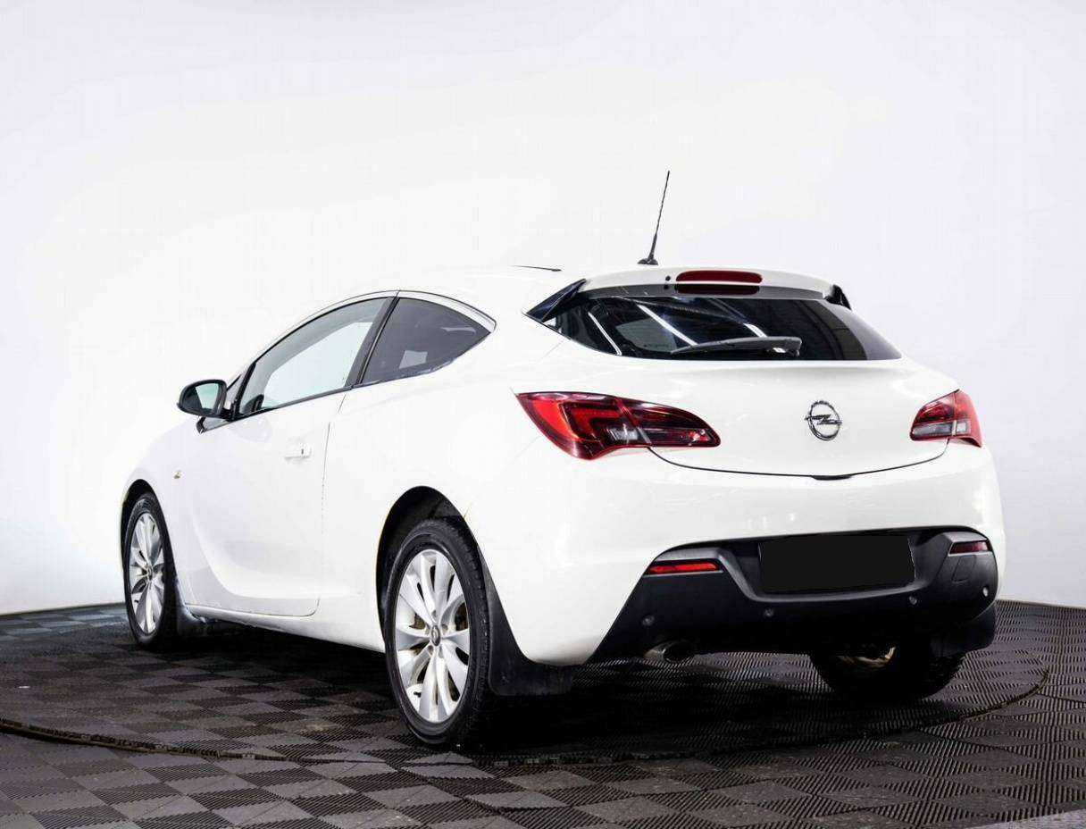 Opel Astra 2012 года с пробегом. Фото: #3