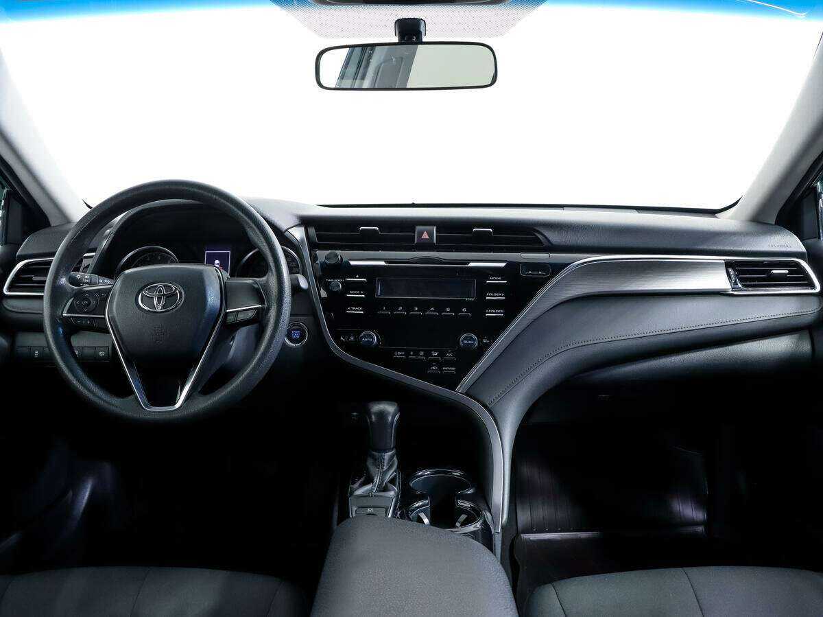 Toyota Camry 2019 года с пробегом. Фото: #7