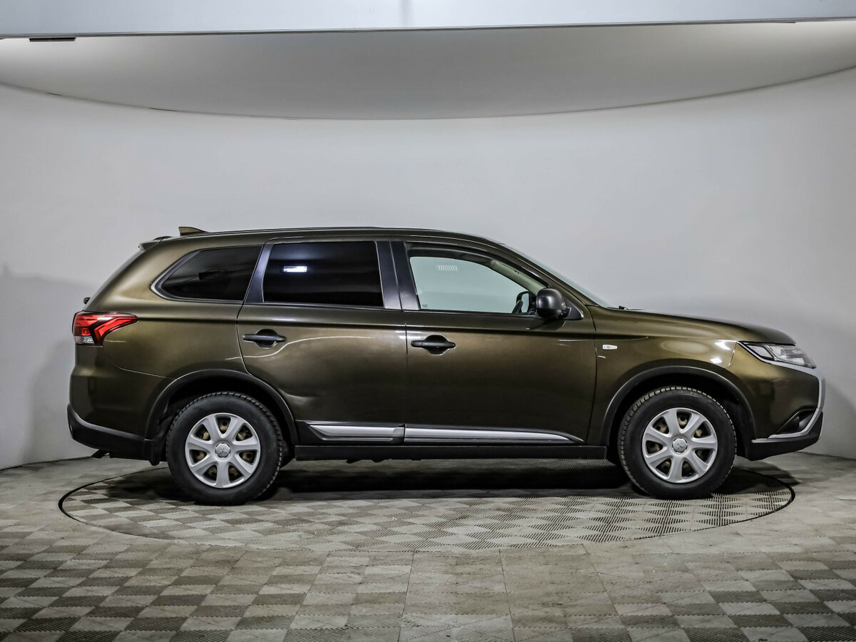 Mitsubishi Outlander 2020 года с пробегом. Фото: #3