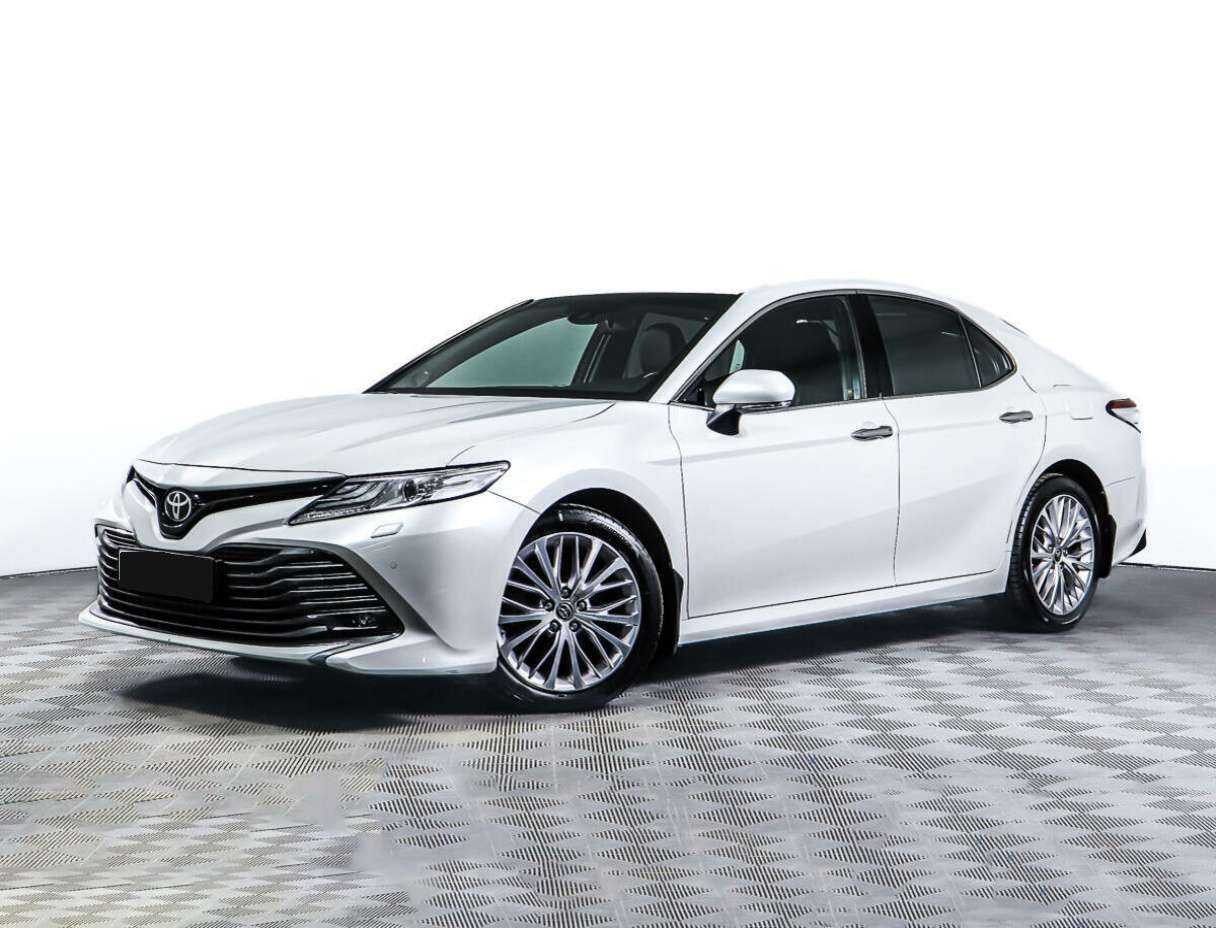 Toyota Camry 2020 года с пробегом. Посмотреть фото