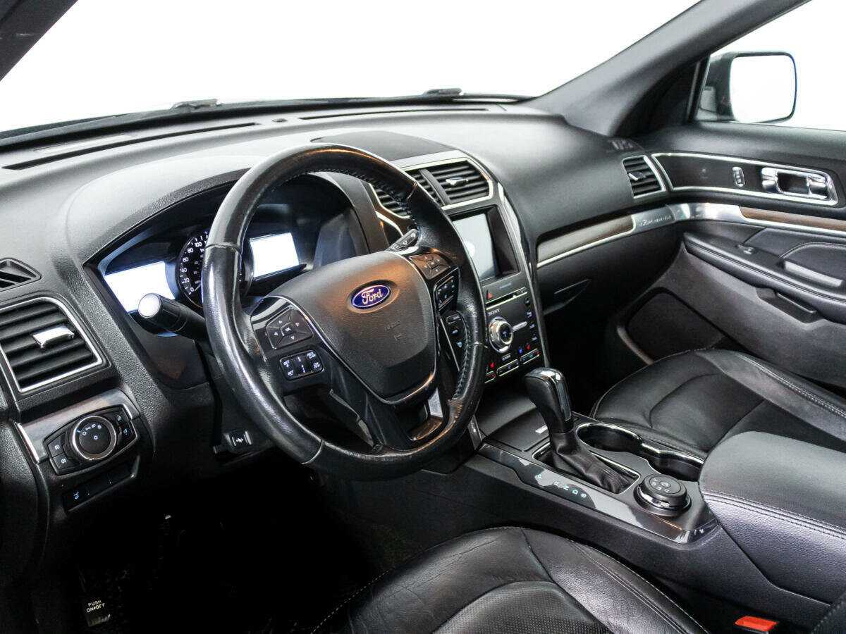 Ford Explorer 2017 года с пробегом. Фото: #10