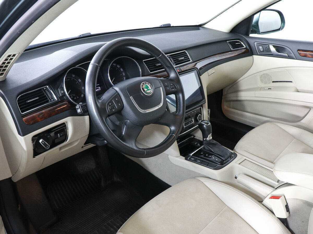Skoda Superb 2012 года с пробегом. Фото: #8