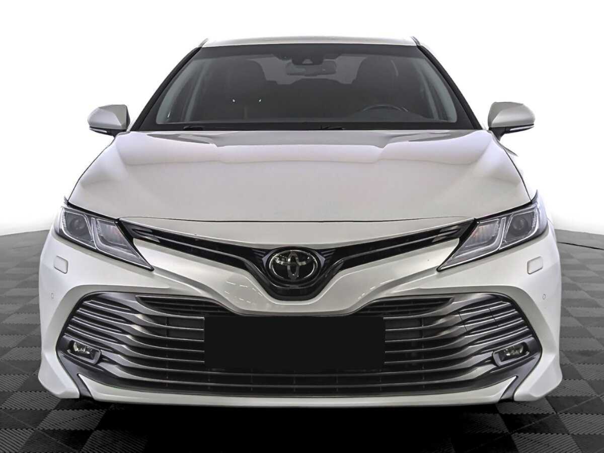 Toyota Camry 2021 года с пробегом. Фото: #1