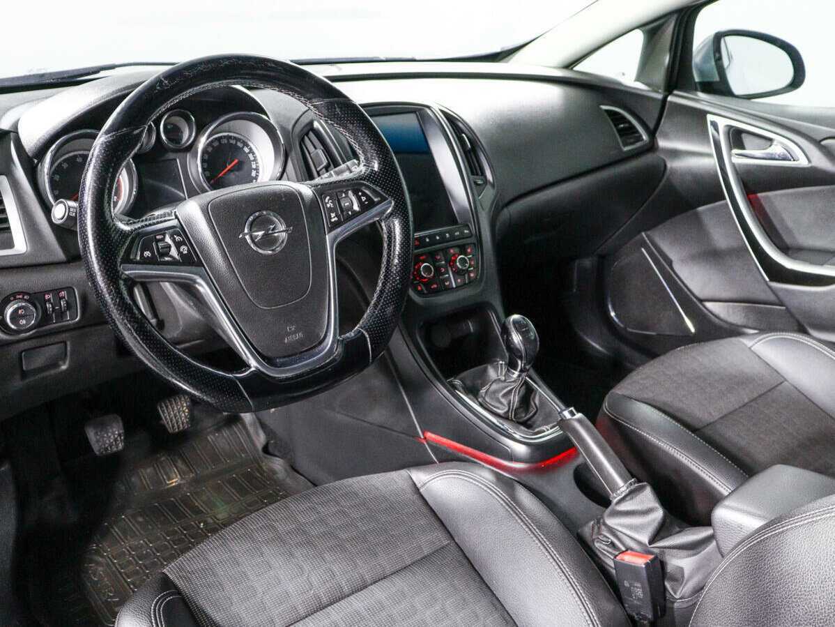 Opel Astra 2013 года с пробегом. Фото: #10