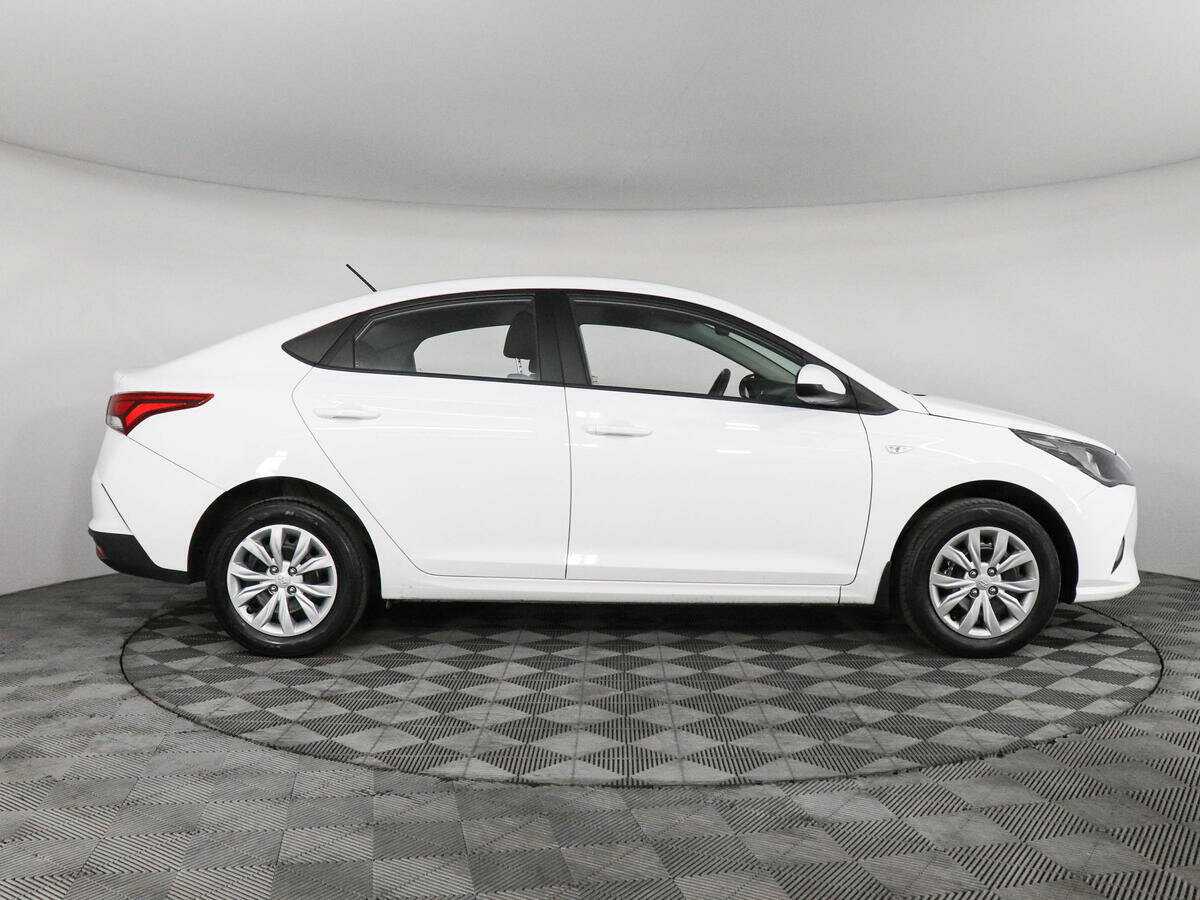 Hyundai Solaris 2022 года с пробегом. Фото: #3
