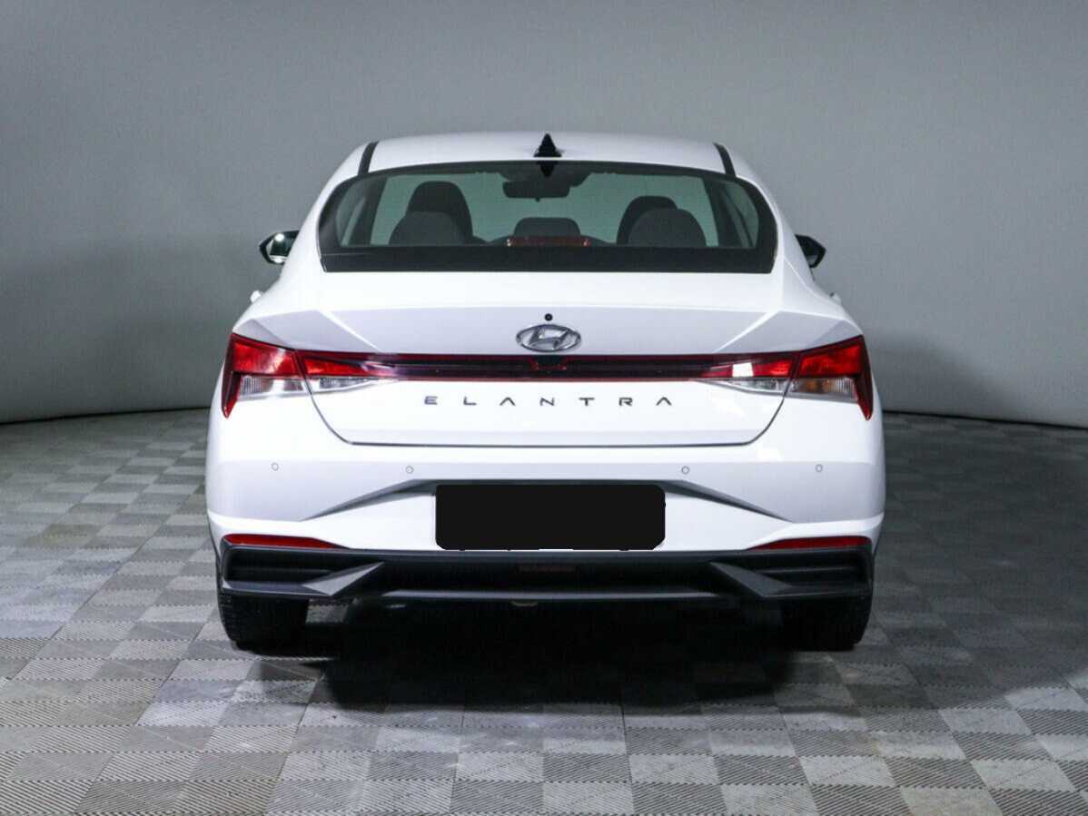 Hyundai Elantra 2021 года с пробегом. Фото: #5