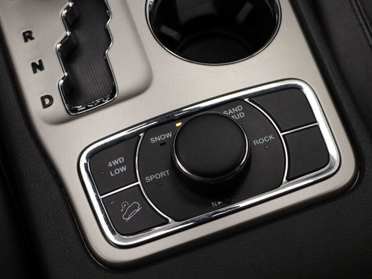 Jeep Grand Cherokee 2012 года с пробегом. Фото: #12