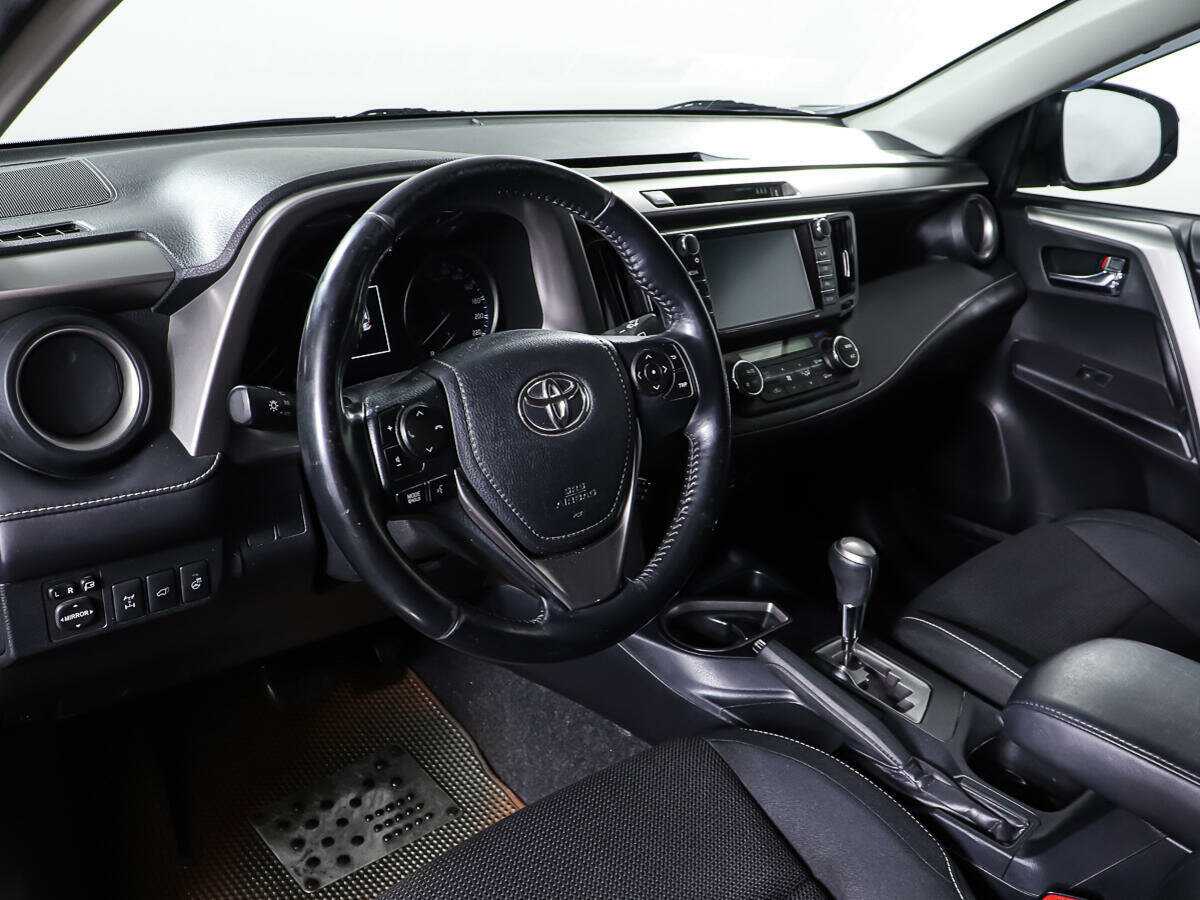 Toyota RAV4 2019 года с пробегом. Фото: #14