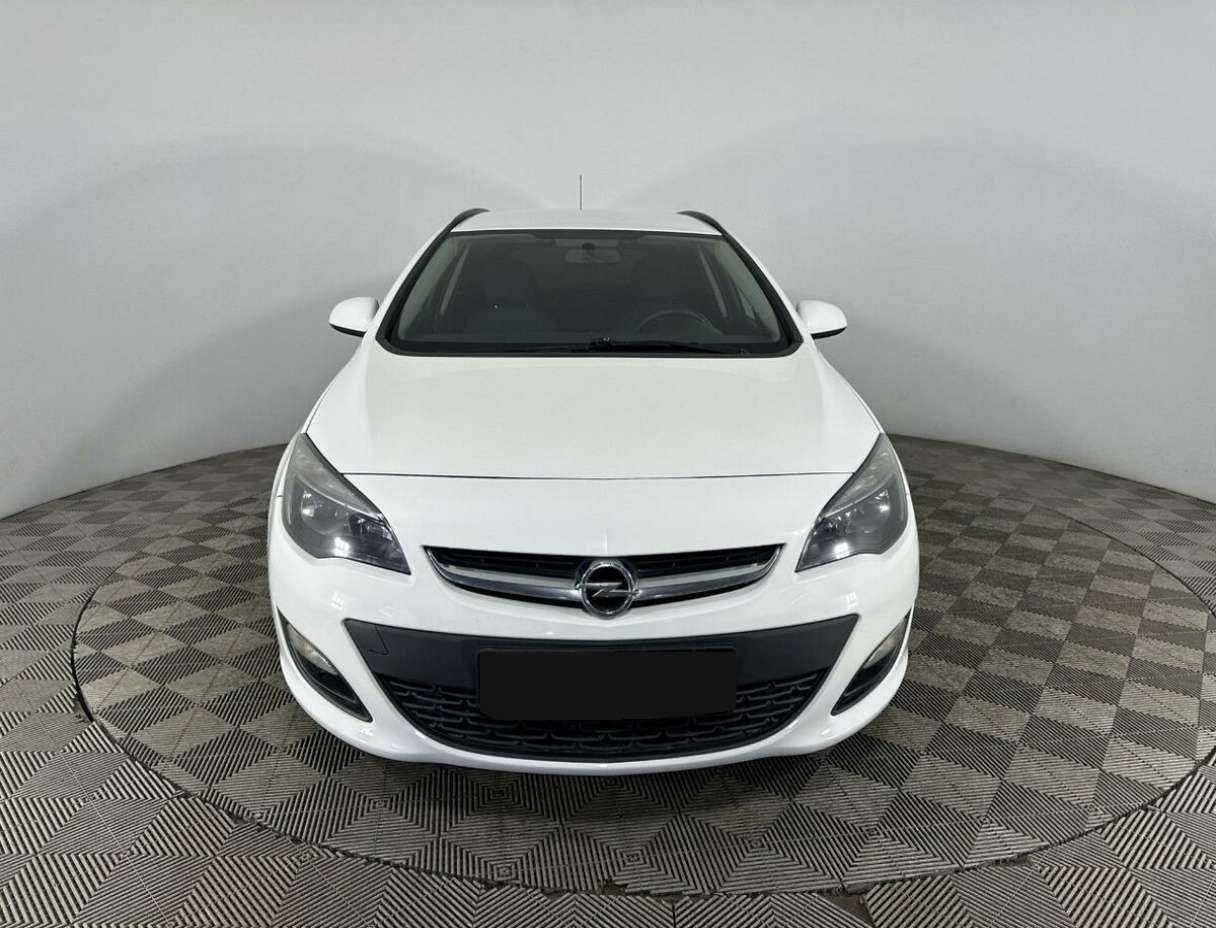 Opel Astra 2013 года с пробегом. Фото: #1