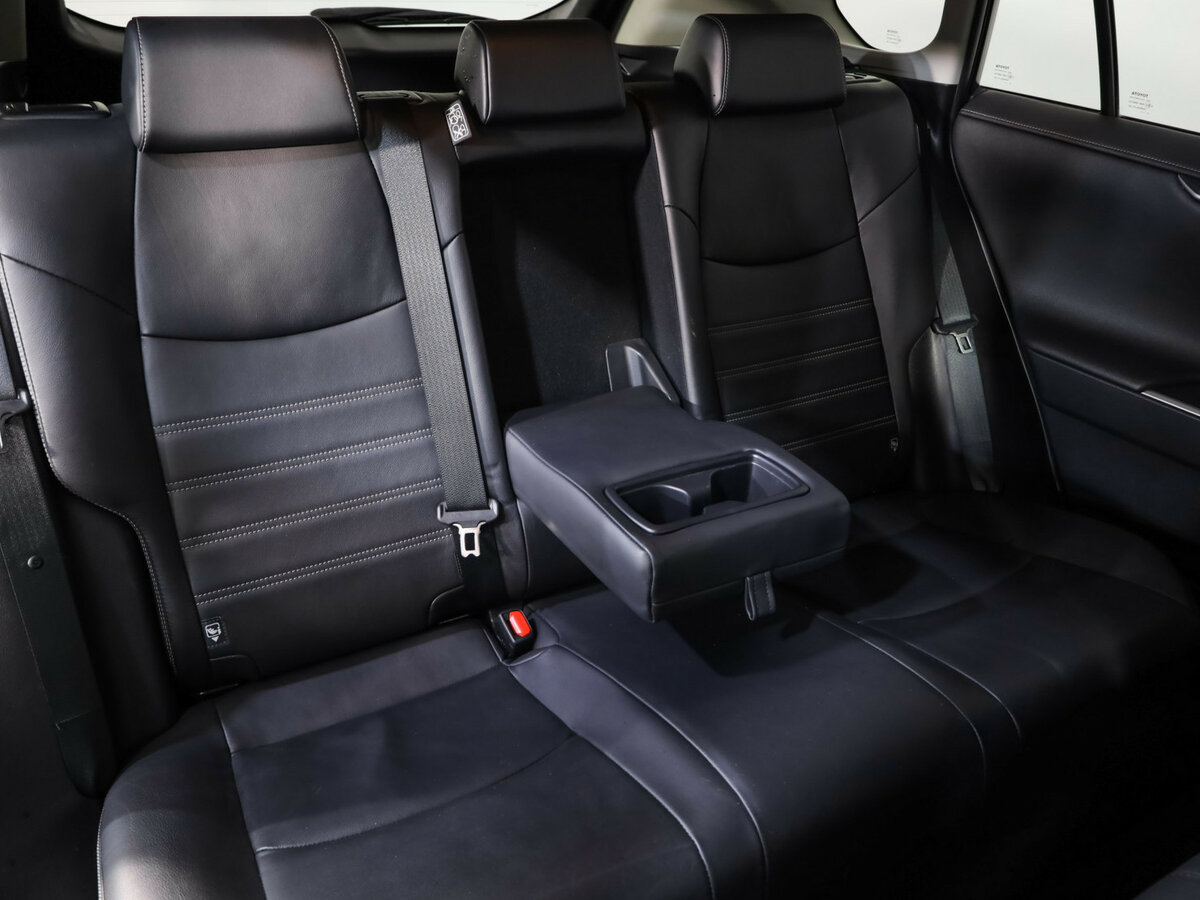 Toyota RAV4 2019 года с пробегом. Фото: #21