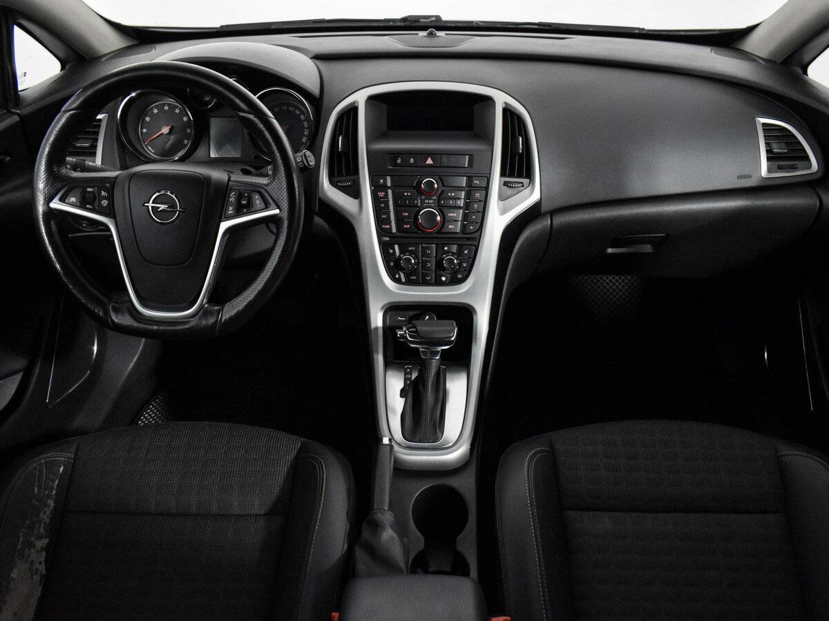 Opel Astra 2012 года с пробегом. Фото: #12