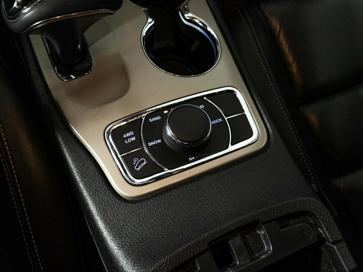 Jeep Grand Cherokee 2015 года с пробегом. Фото: #19