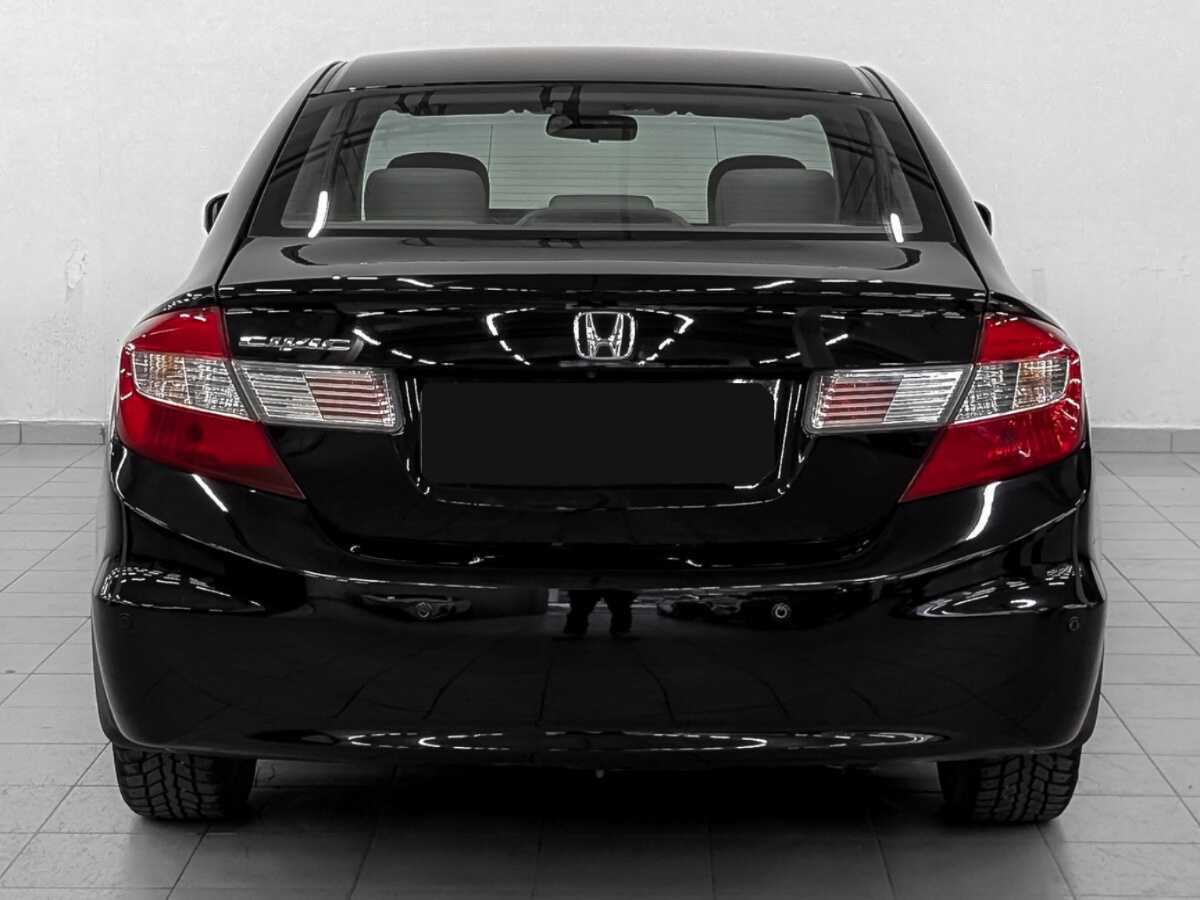 Honda Civic 2012 года с пробегом. Фото: #5