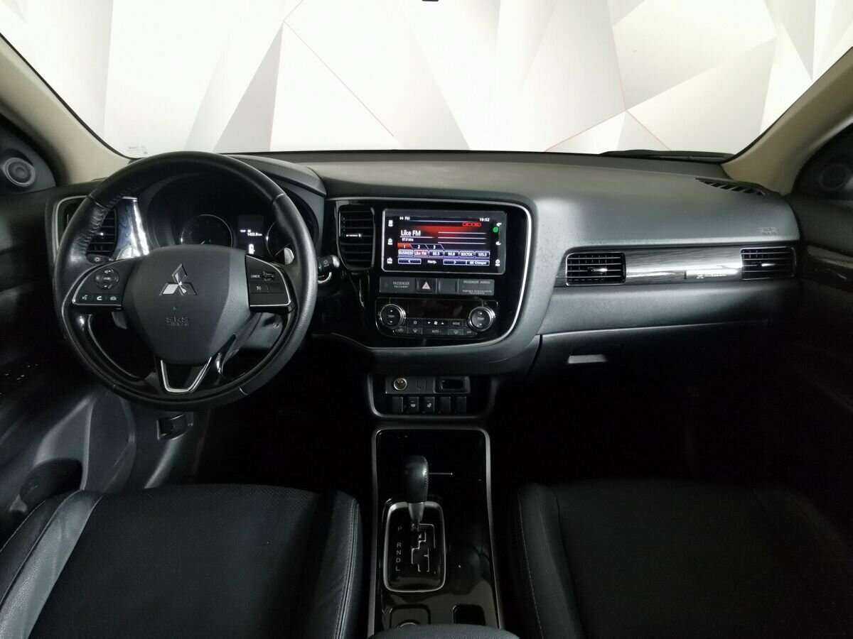 Mitsubishi Outlander 2018 года с пробегом. Фото: #9