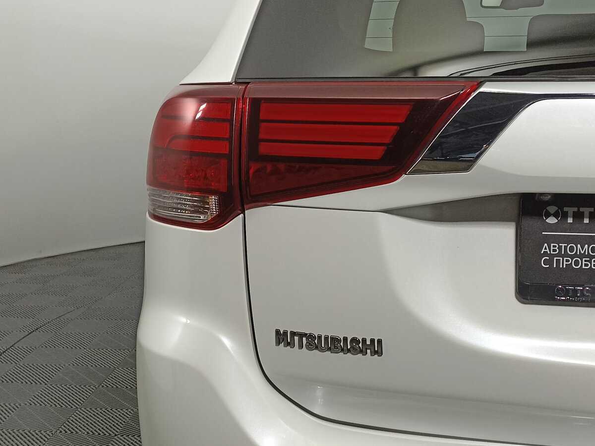 Mitsubishi Outlander 2017 года с пробегом. Фото: #6