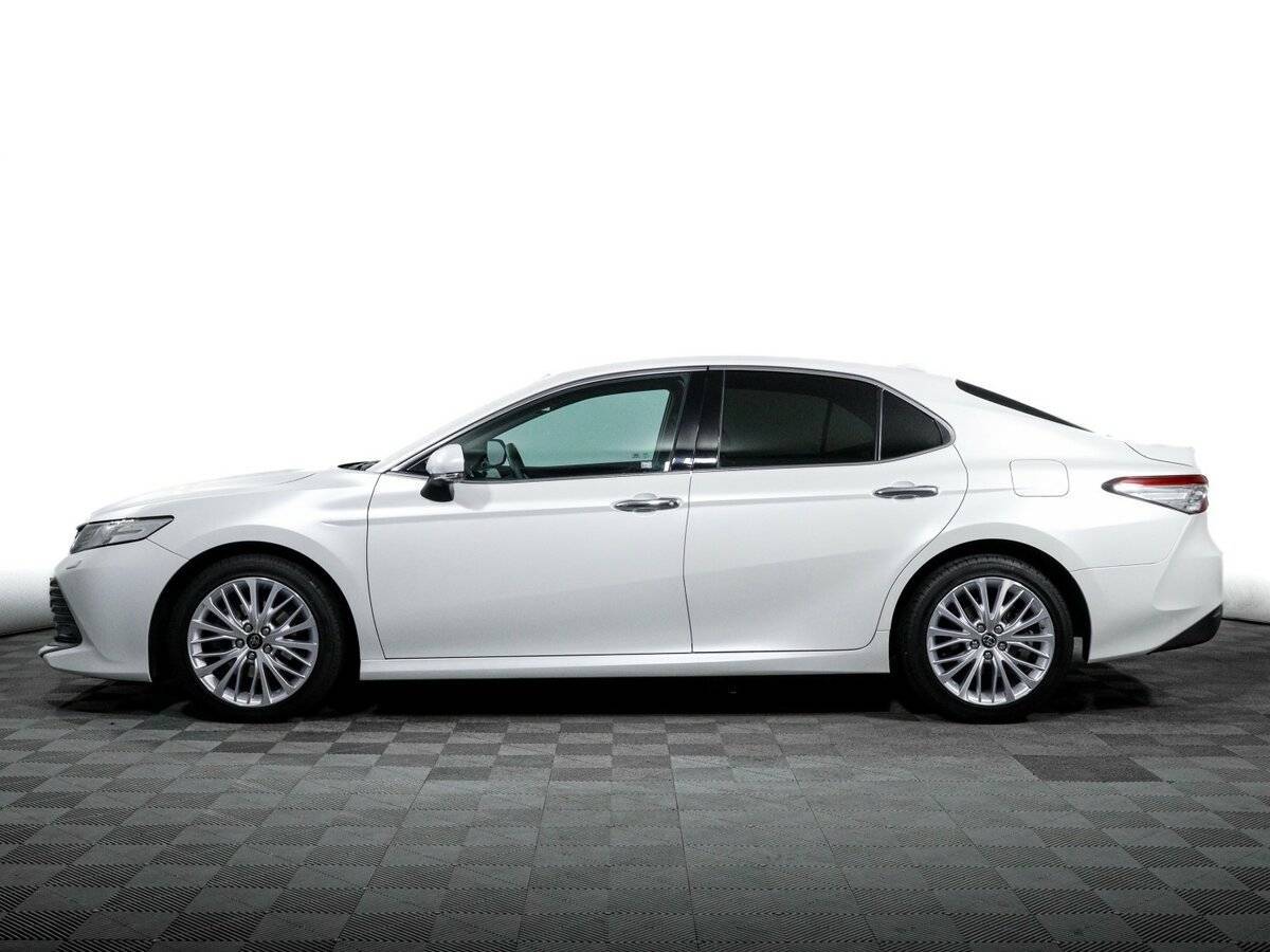 Toyota Camry 2019 года с пробегом. Фото: #7