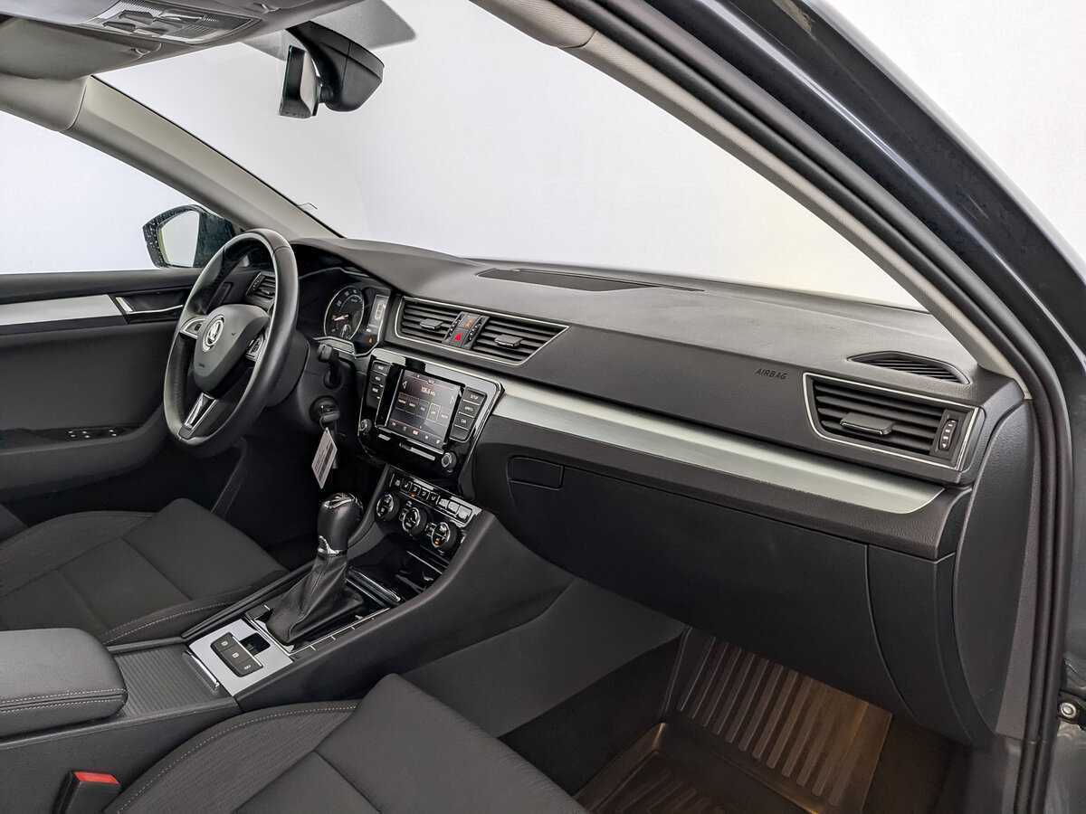 Skoda Superb 2018 года с пробегом. Фото: #10