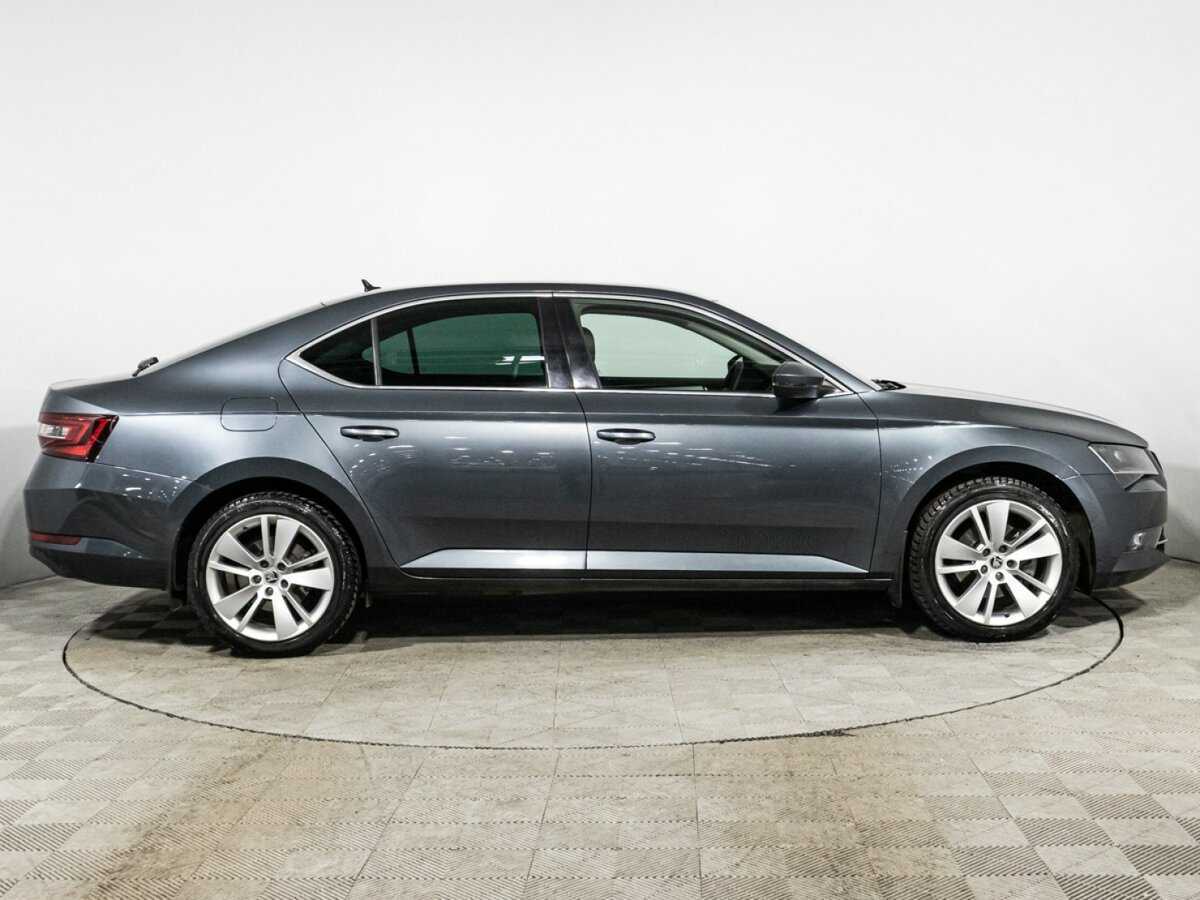 Skoda Superb 2019 года с пробегом. Фото: #3