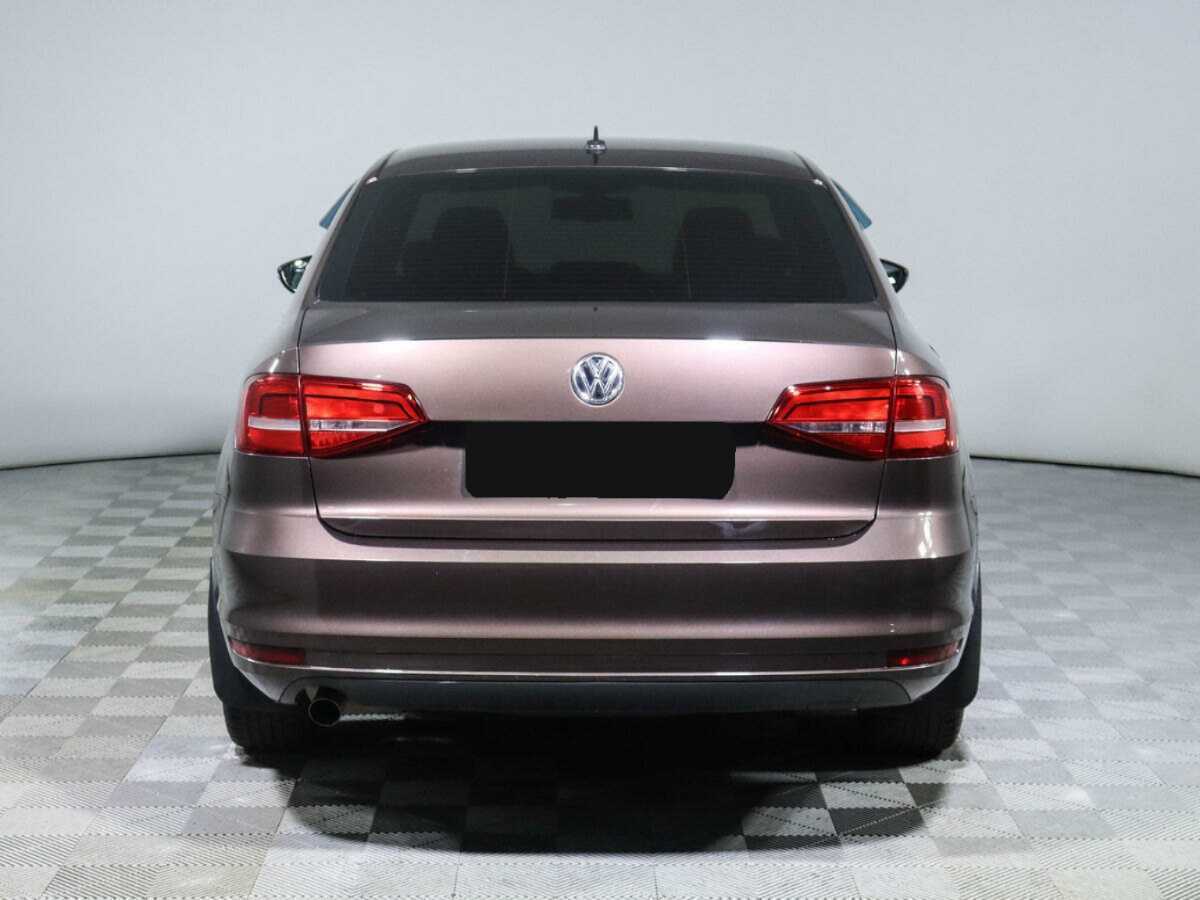 Volkswagen Jetta 2015 года с пробегом. Фото: #4