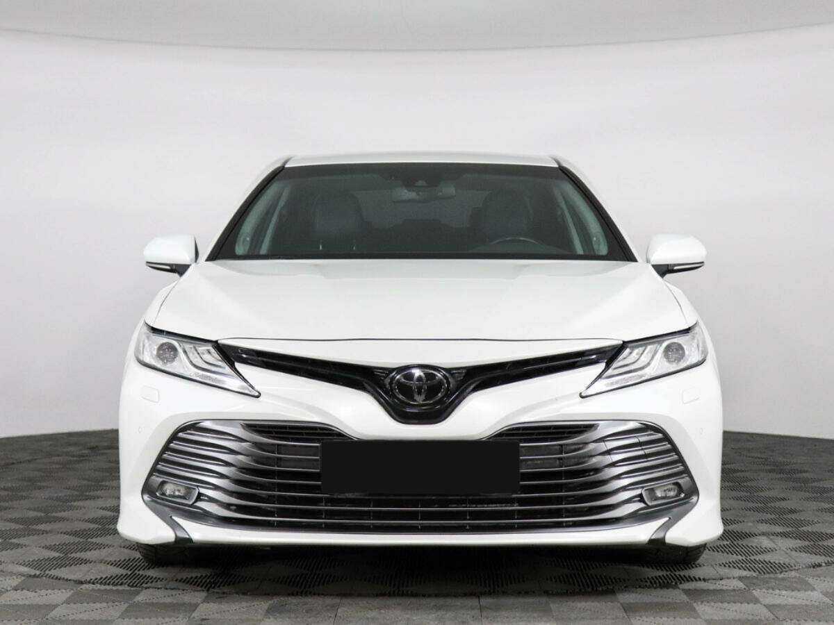 Toyota Camry 2020 года с пробегом. Фото: #1