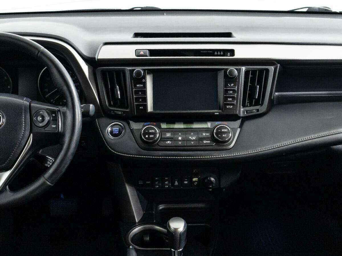 Toyota RAV4 2018 года с пробегом. Фото: #13