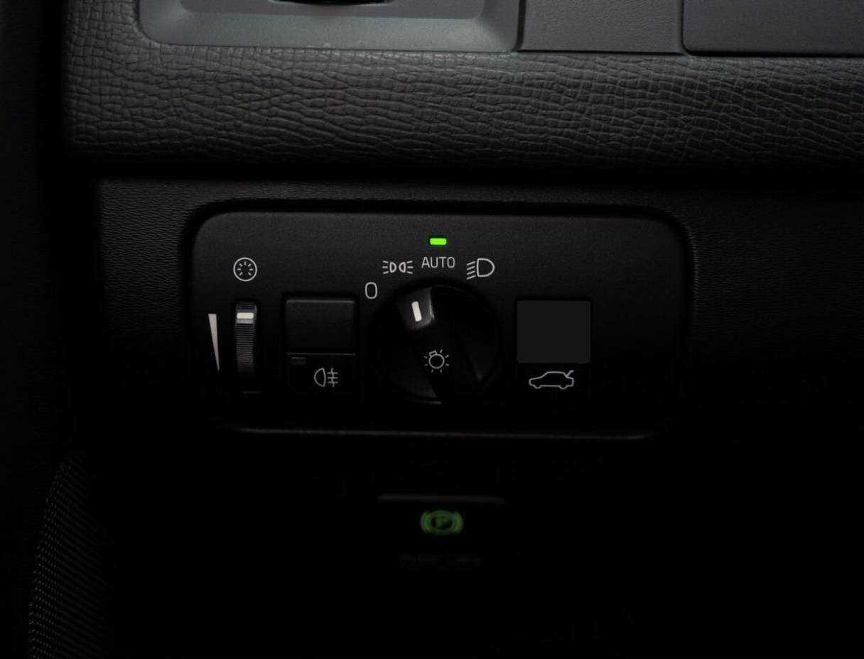 Б/У Вольво ИксЦ60 2012 года. Фото: #15