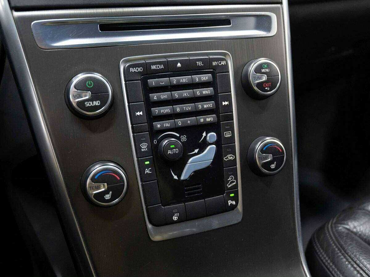 Б/У Вольво ИксЦ60 2013 года. Фото: #18