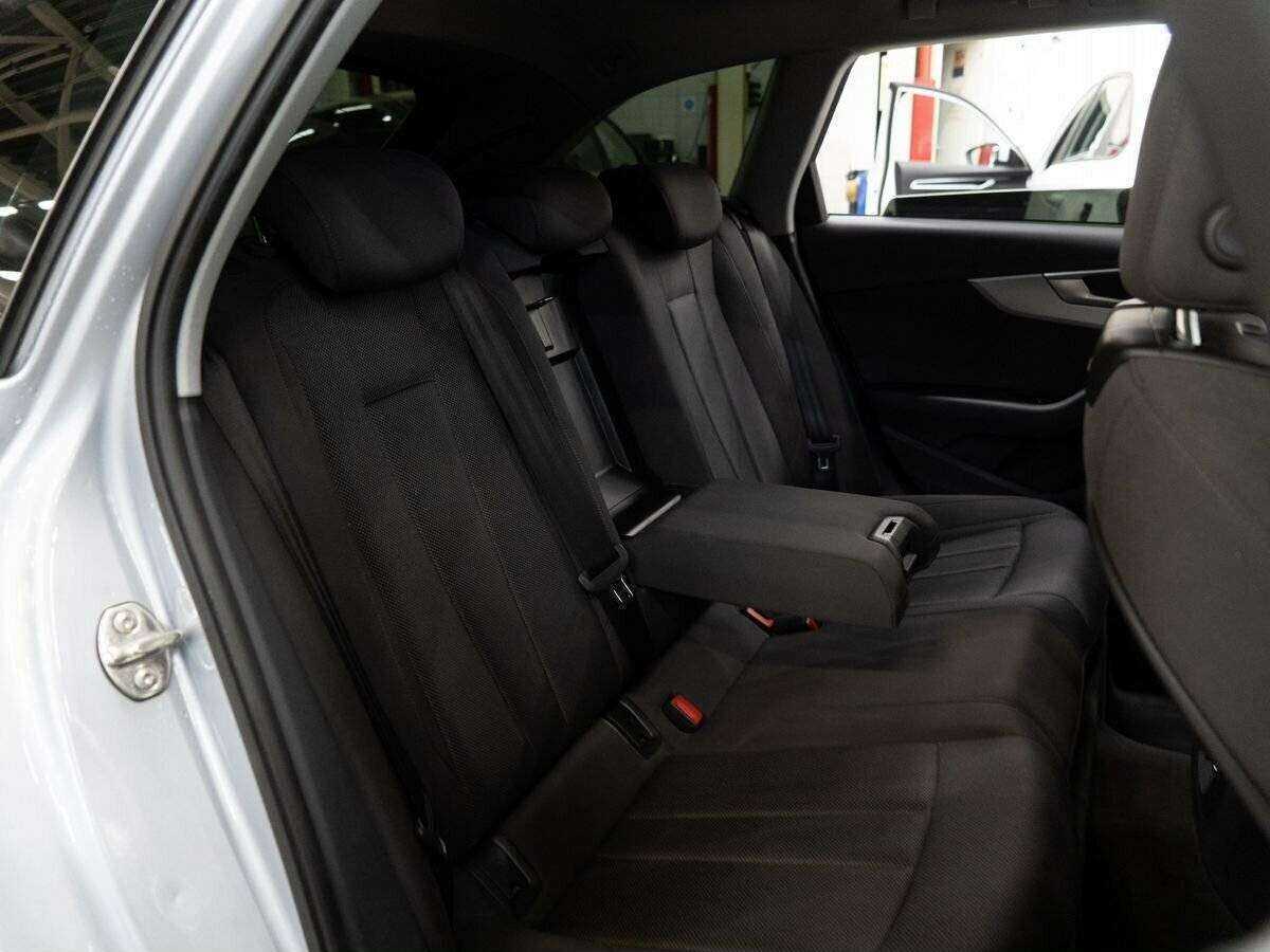 Audi A4 2019 года с пробегом. Фото: #8
