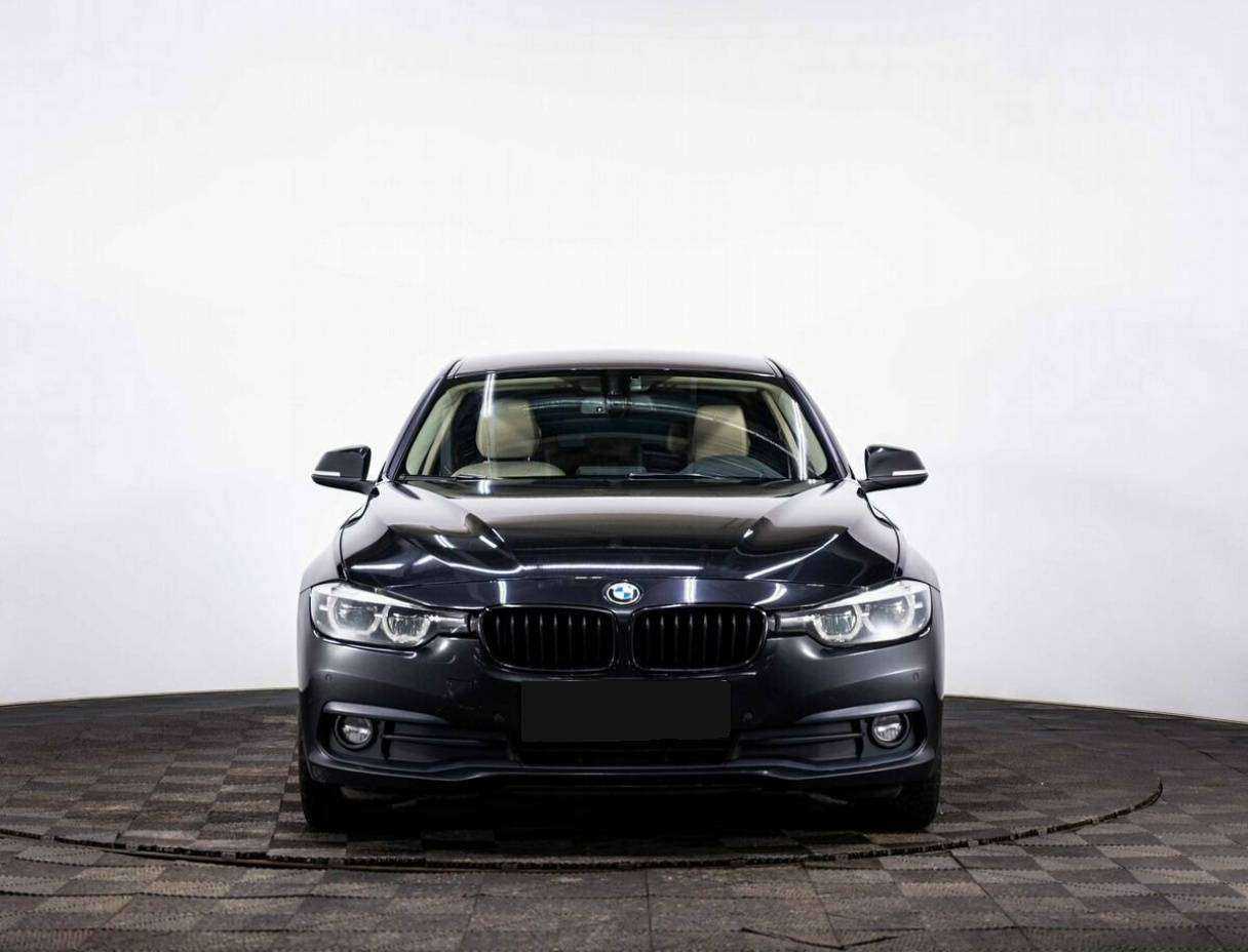 BMW 3 серии 2018 года с пробегом. Фото: #1