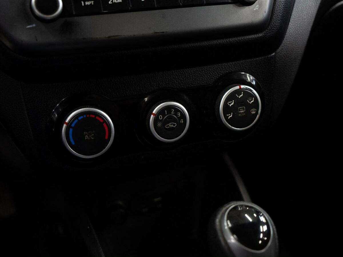 Б/У Киа Рио 2016 года. Фото: #10