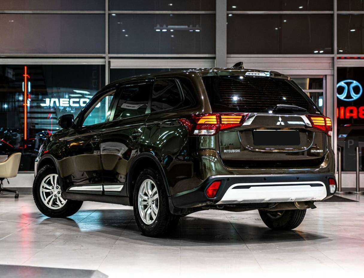 Mitsubishi Outlander 2018 года с пробегом. Фото: #3