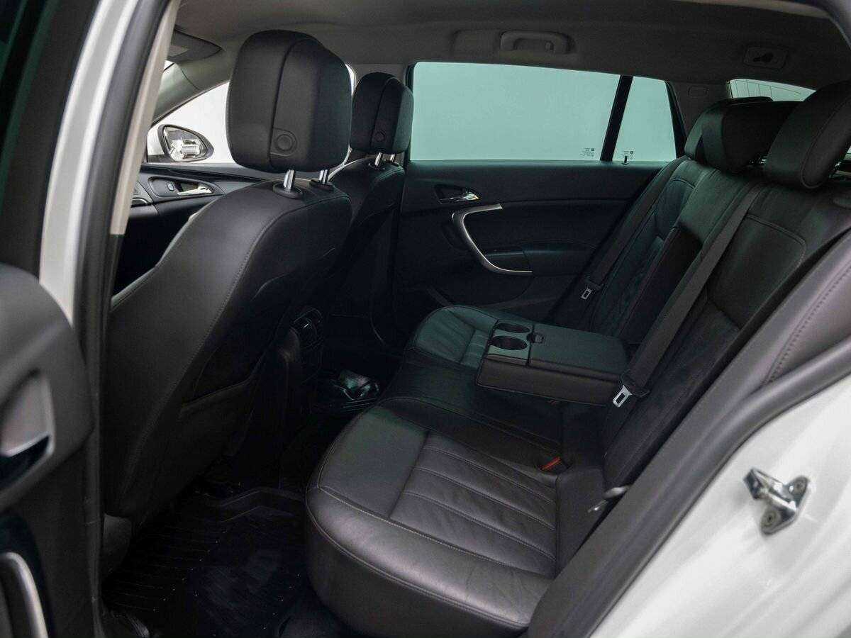 Б/У Опель Инсигния 2013 года. Фото: #11