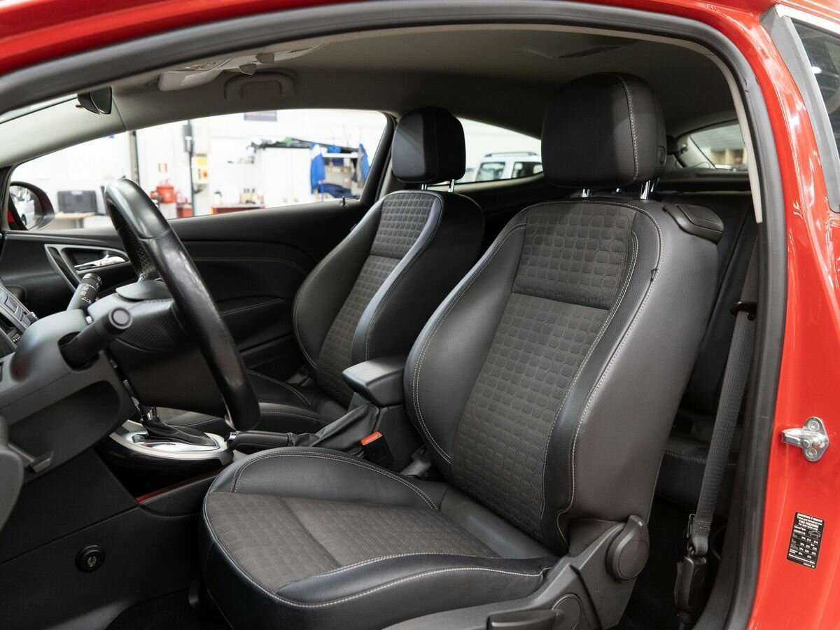 Б/У Опель Астра 2012 года. Фото: #5