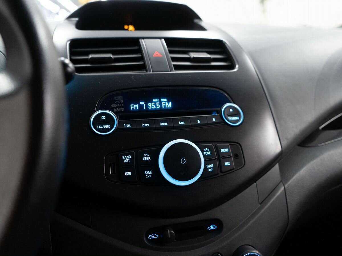 Б/У Шевроле Спарк 2013 года. Фото: #12