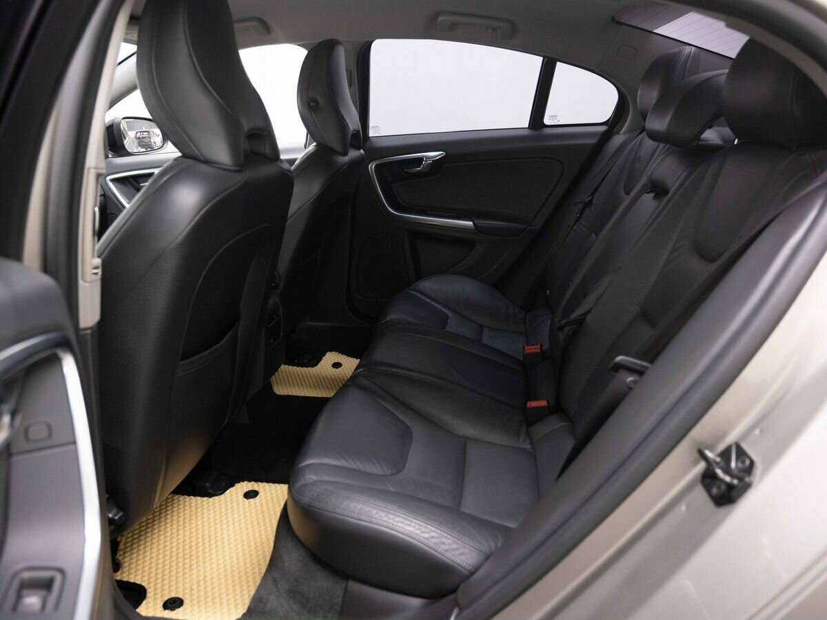 Б/У Вольво С60 2012 года. Фото: #8