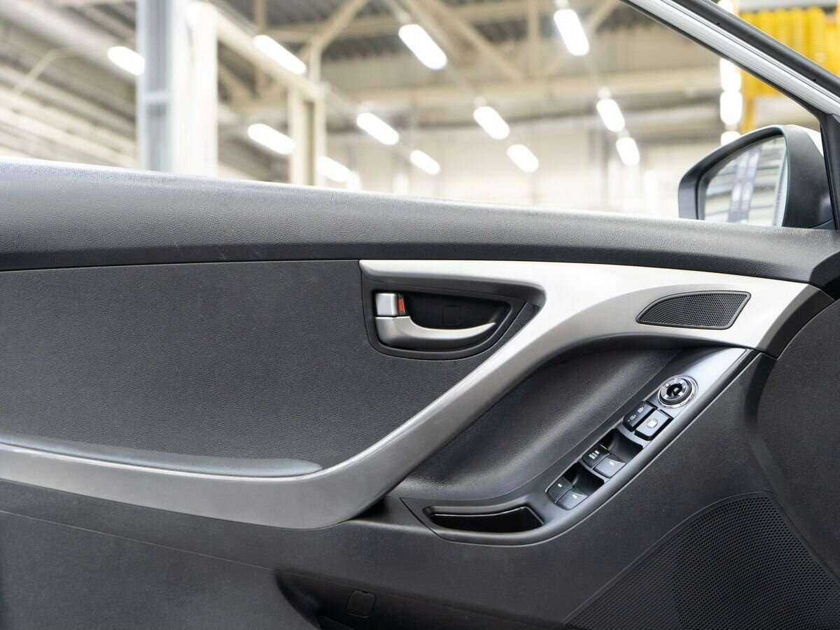 Hyundai Elantra 2012 года с пробегом. Фото: #14