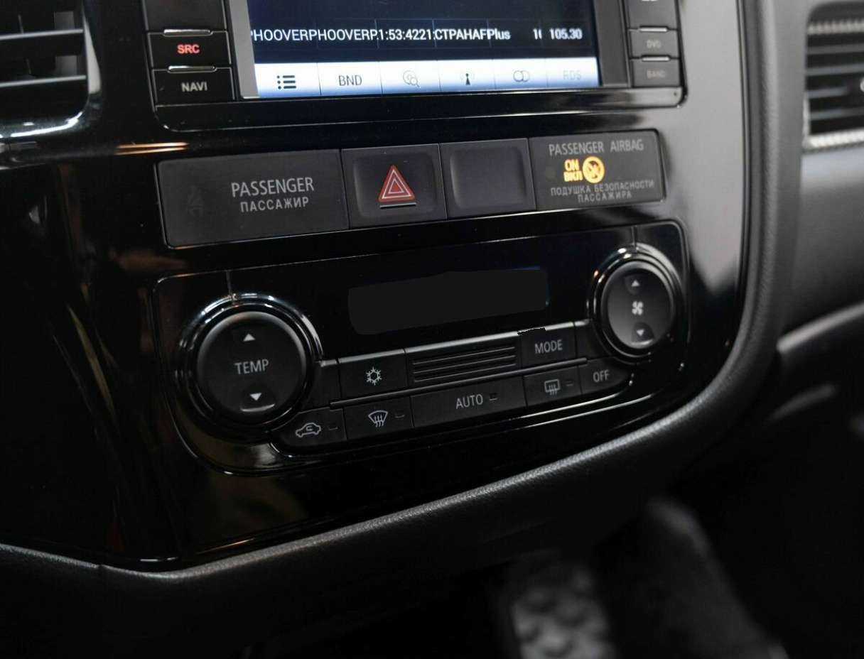 Б/У Митсубиши Оутлэндер 2016 года. Фото: #20