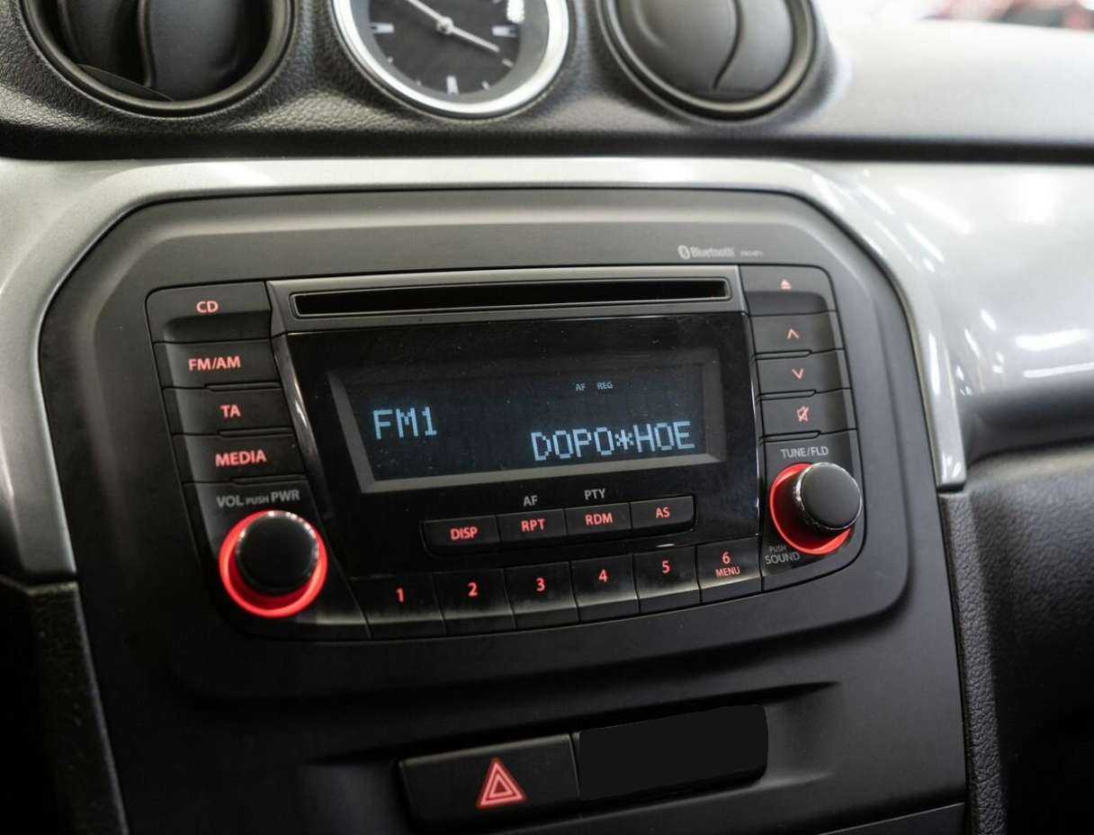 Б/У Сузуки Витара 2015 года. Фото: #10