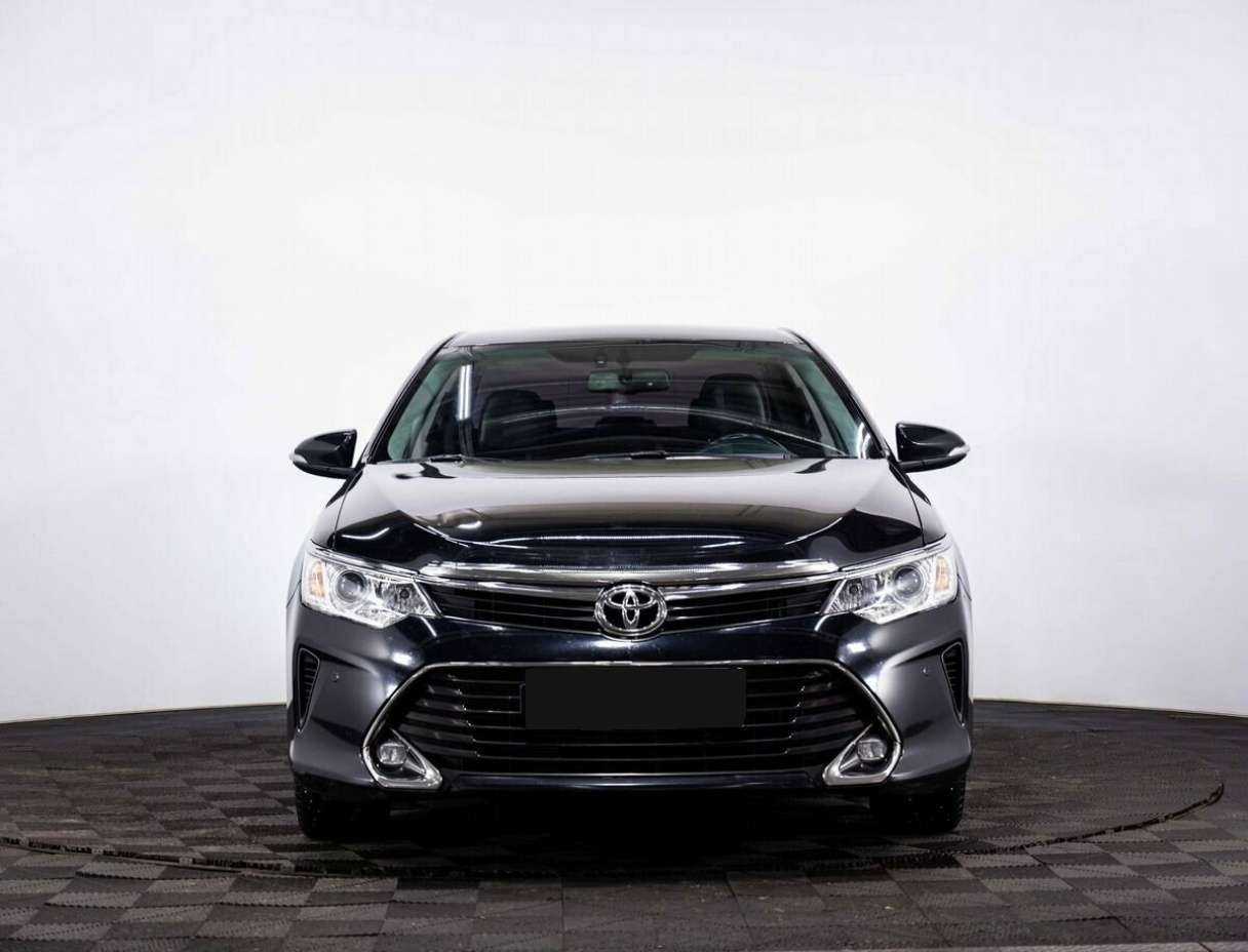 Toyota Camry 2018 года с пробегом. Фото: #1