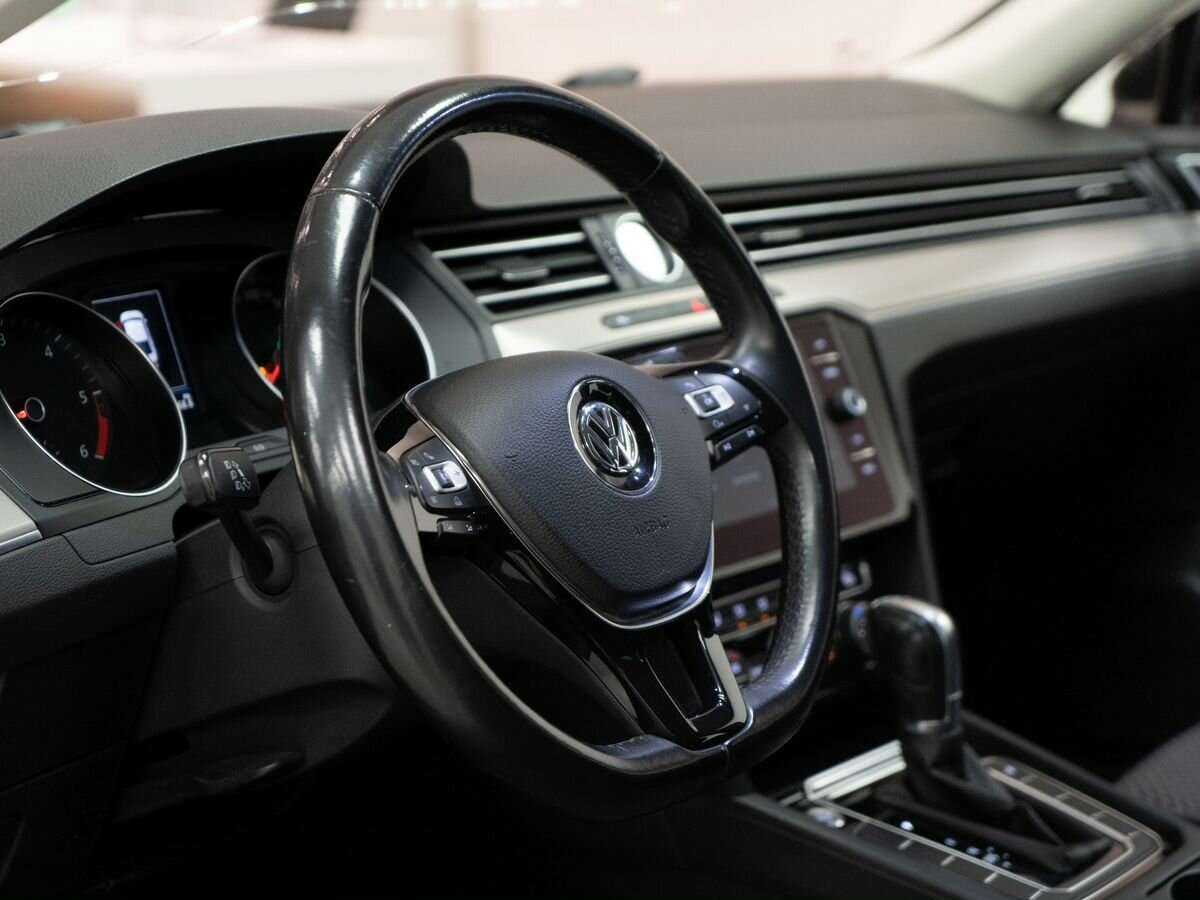 Volkswagen Passat 2017 года с пробегом. Фото: #4