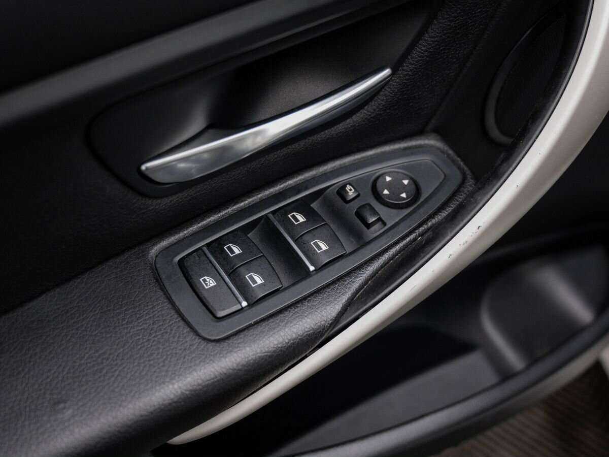 BMW 3 серии 2015 года с пробегом. Фото: #14