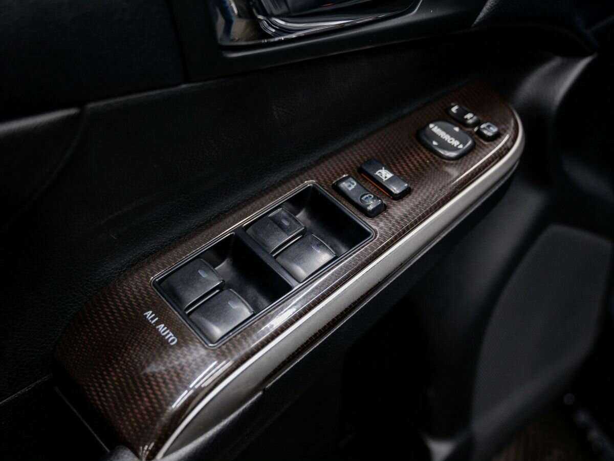 Б/У Тойота Камри 2015 года. Фото: #14