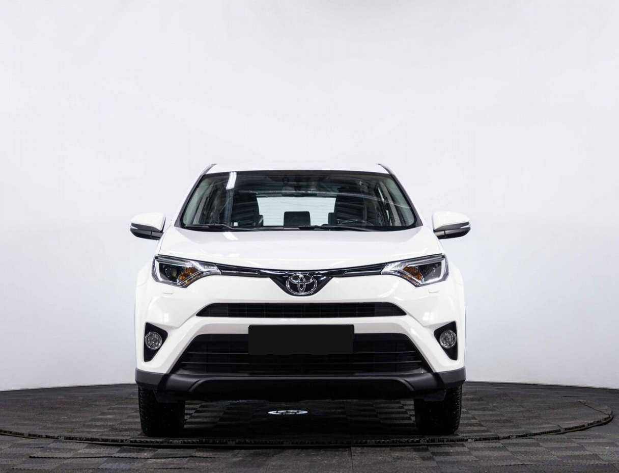 Toyota RAV4 2018 года с пробегом. Фото: #1