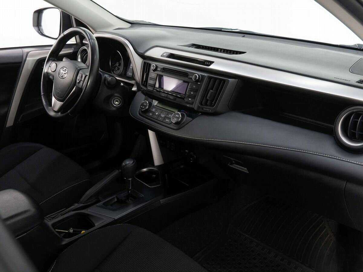 Toyota RAV4 2018 года с пробегом. Фото: #6