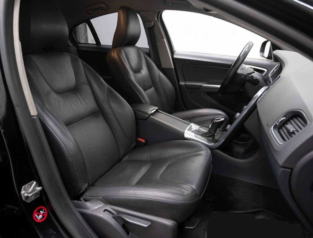 Б/У Вольво С60 2013 года. Фото: #14