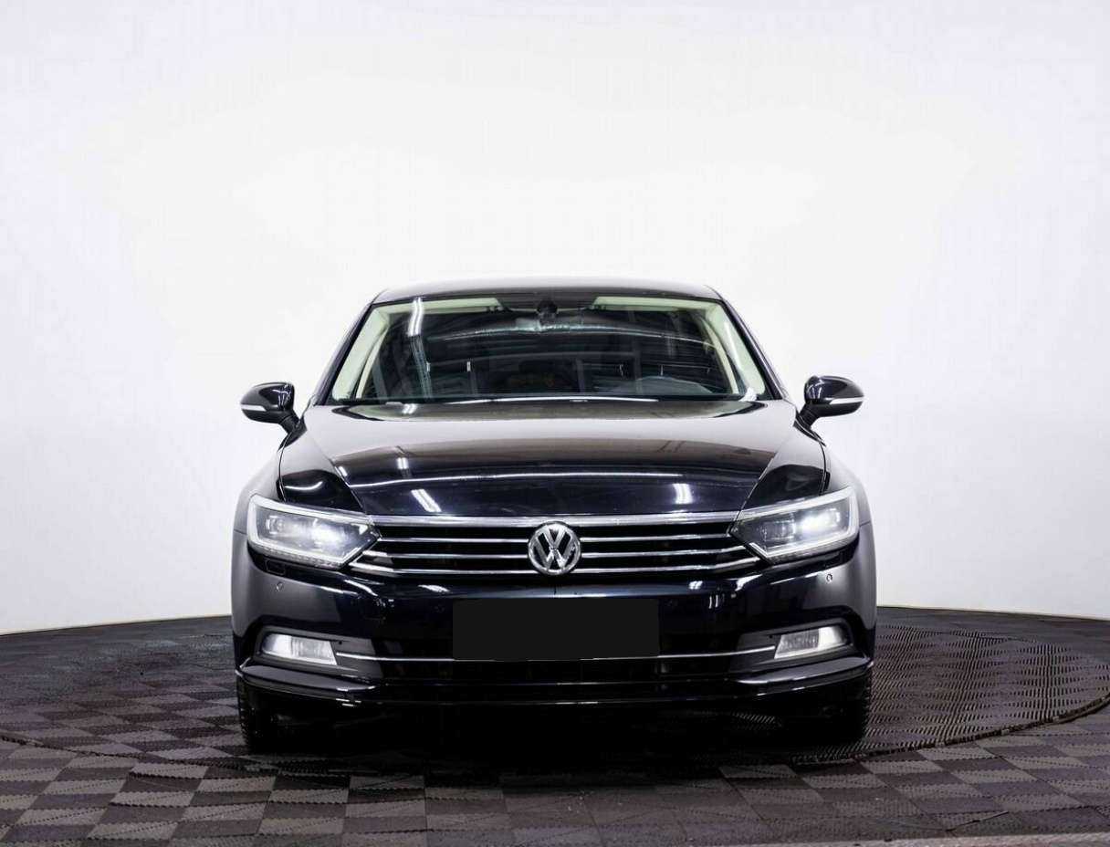 Volkswagen Passat 2019 года с пробегом. Фото: #1