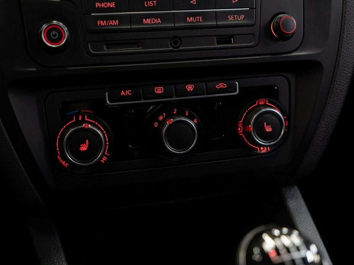 Б/У Фольксваген Джетта 2016 года. Фото: #13